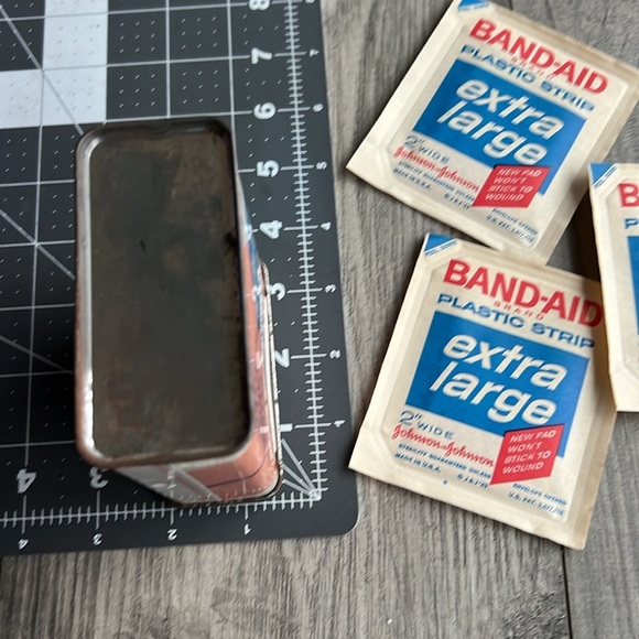 Vintage Band-Aid container metal Johnson & Johnson - Picture 5 of 9